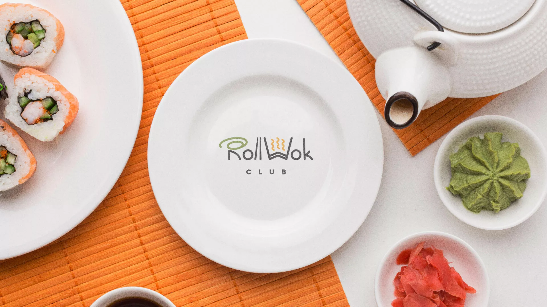 Разработка логотипа и фирменного стиля суши-бара «Roll Wok Club» в Сураже